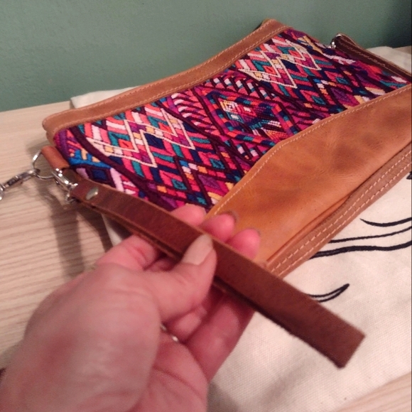 Mayan Fair Trade Guatemalan Handmade Crossbody - Picture 4 of 15